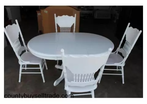 Kitchen Table & Chairs