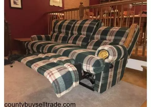 Beautiful Matching Sofa, Love Seat, Recliner