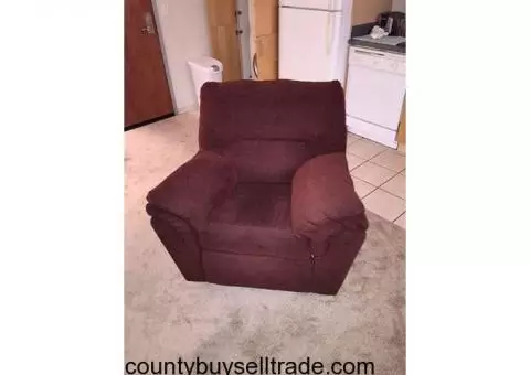 3 pc. Living Room Set (Recliner, Sofa, Loveseat))