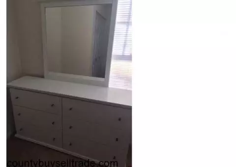 6-drawer dresser with mirror, good condition