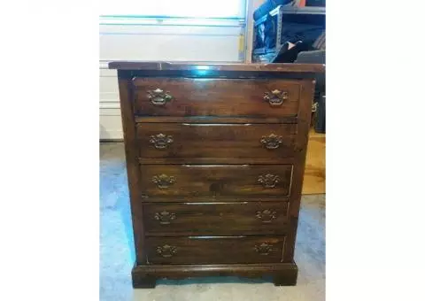 Bedroom dresser set