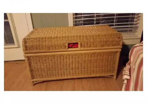 Wicker chest