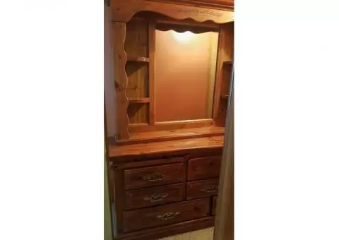 Beautiful Solid Oak Bedroom Suit