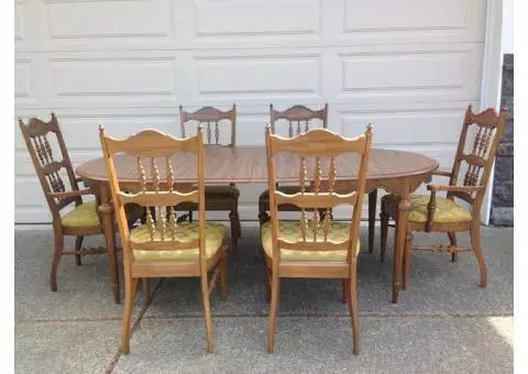 Mid Century Dining Room Table and 6 Chairs