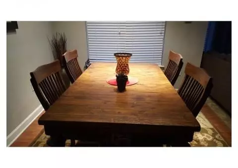 Dining room set with 4 chairs