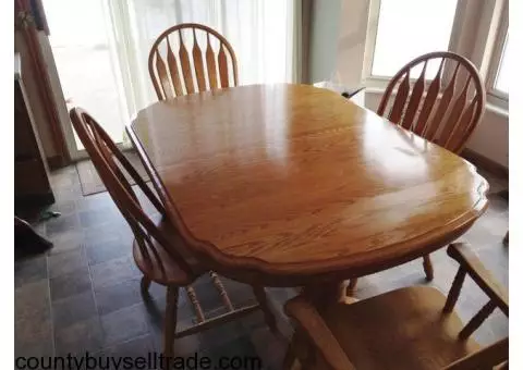 OAK DINNING ROOM SET - 6 CHAIRS 2 LEAFS 96" TABLE