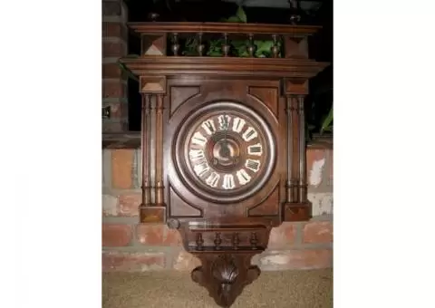 VINTAGE WALL CLOCK