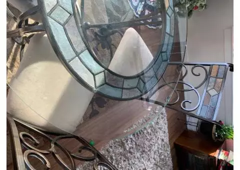 Round dining table & 4 chairs