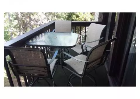 Patio Table and 4 chair - high top