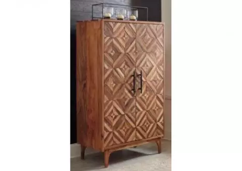 Gabinwell Accent Cabinet