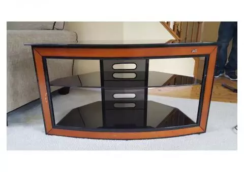 Entertainment center