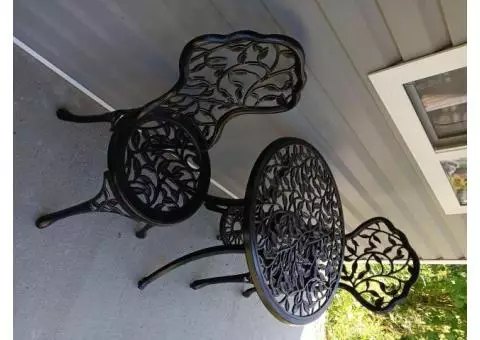 Aluminum bistro set