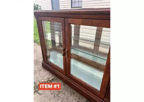 !!$175 OBO!! Wood & Glass Display Case/China Cabinet