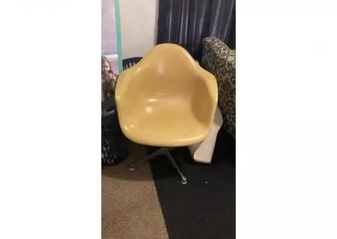 Vintage Herman Miller Yellow Fiberglass Swivel Chair