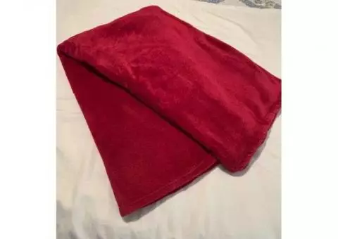 New  Soft Velvety Thrown Blanket Red