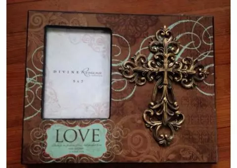 Picture Frame and Decor Sign