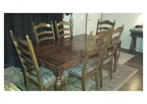 Beautiful Solid Wood 6 place table and chairs