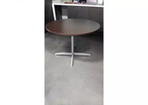 laminate round table with metal base