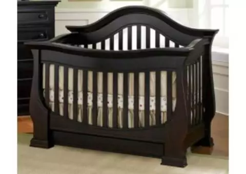 Convertible crib/toddler bed