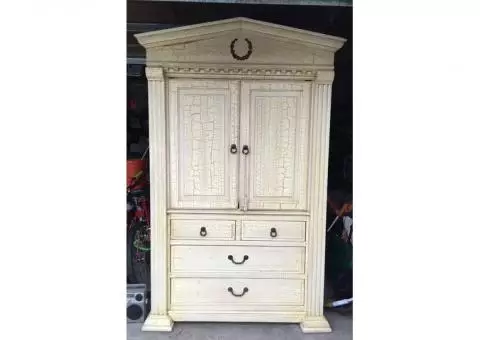 Armoire/TV cabinet/dresser/gardening piece