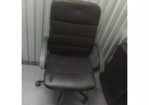 Various Style Office chairs With 5 Casters $25 each