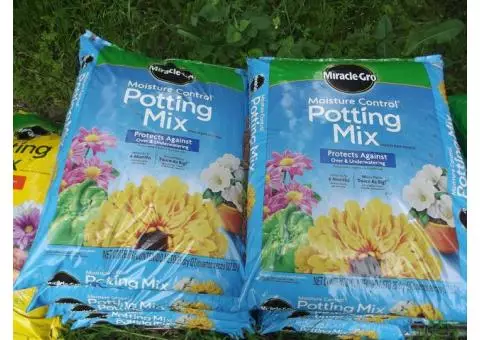 Potting Soil - Miracle-Gro