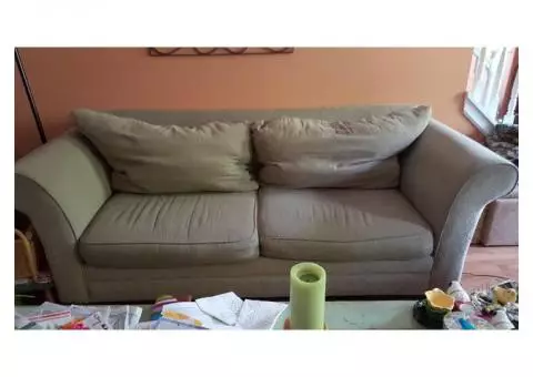 Comfy couch/sofa