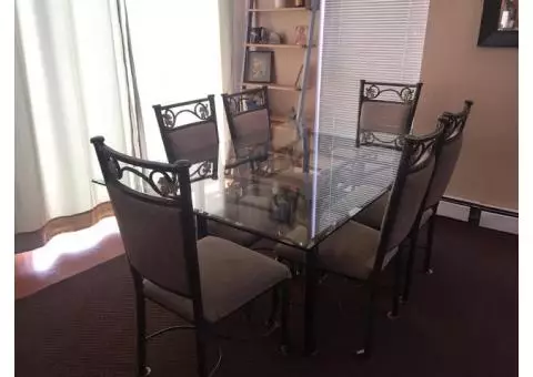 Dining room table