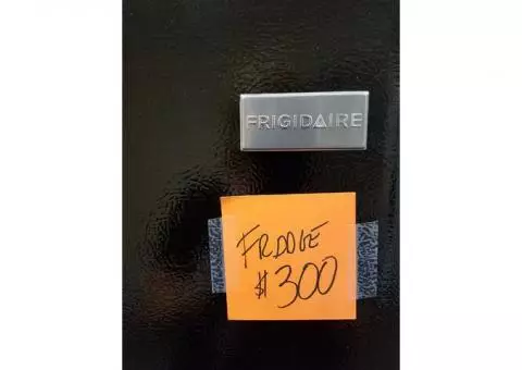 REFRIGERATOR - BLACK FRIGIDAIRE Fridge