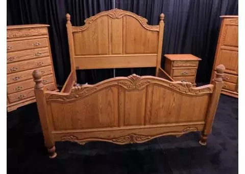 OAKWOOD INTERIORS ~ KING PANEL BED ~ OAK BEDROOM