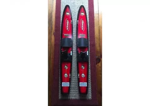 O'brian wakestarter water skis