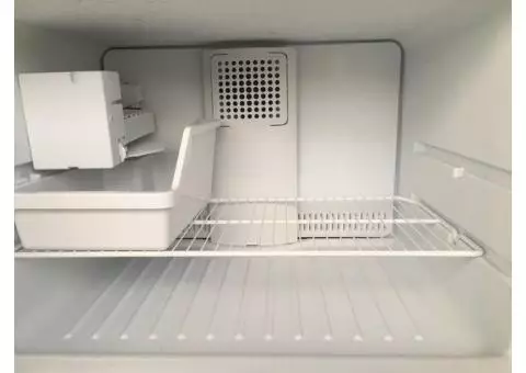 Refrigerator/freezer/ice maker