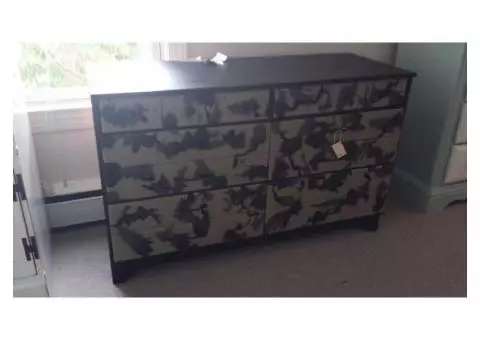 Camouflage dresser