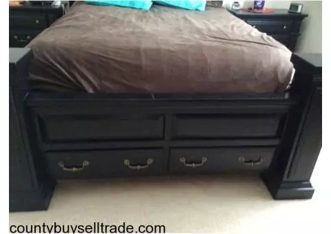 Queen Size Bedroom Set