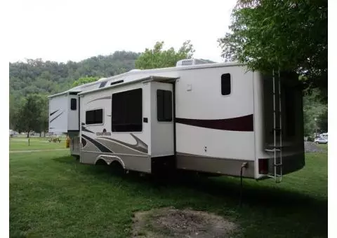 2008 Cedar Creek  5th Wheel