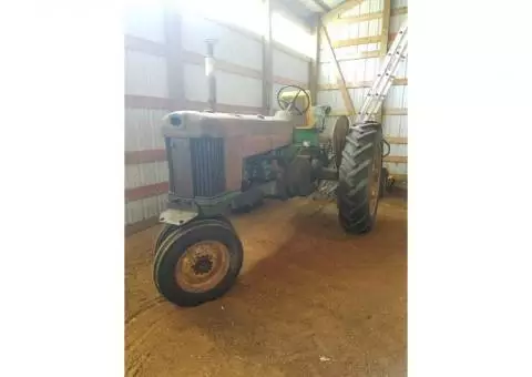 John Deere 530