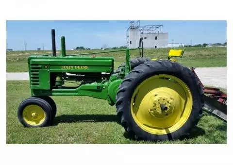 ANTIQUE TRACTOR