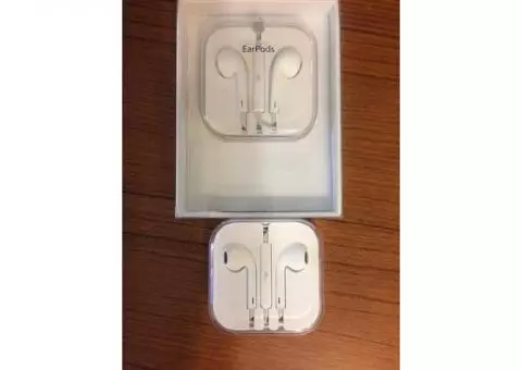 2 Apple Earpods