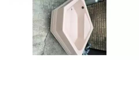 Pink Tub in need of Loving Home. Absolutely Free