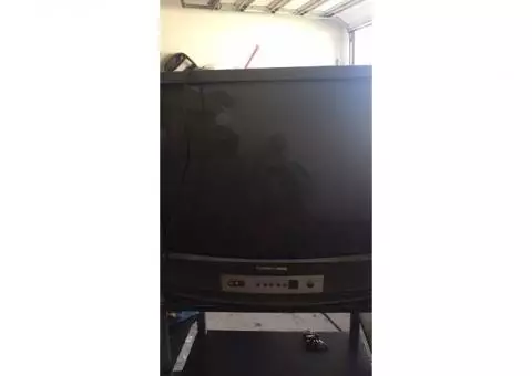 30" Box tv