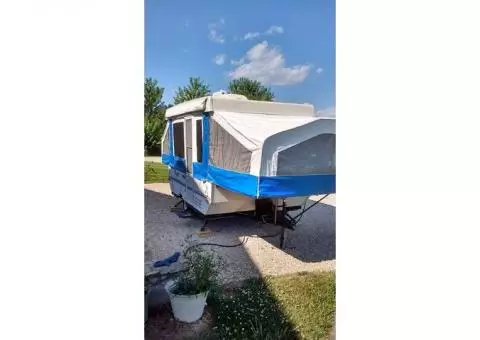 2005 Flagstaff camper great condition