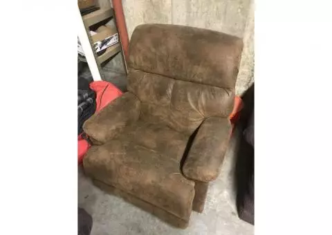 La-Z-Boy Recliner - LIKE NEW