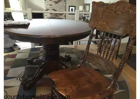 Solid Oak Table & 6 Oak Chairs