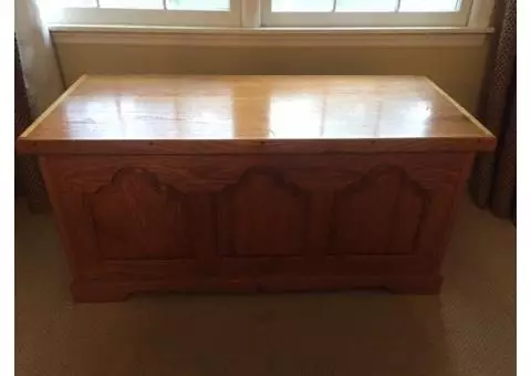 Cedar Chest (Oak exterior)