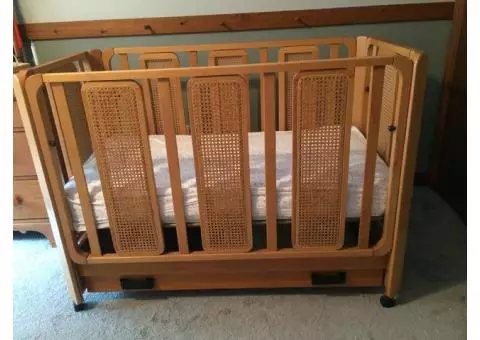 Wicker crib