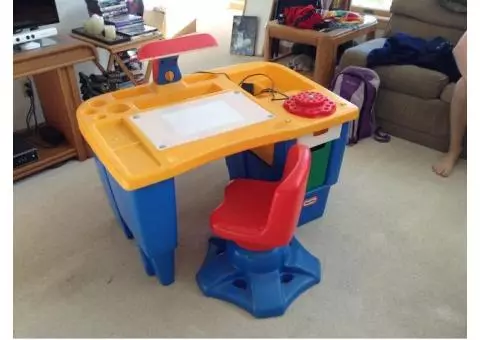 Little Tikes Art Desk