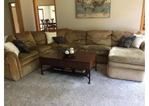 LA-Z-BOY Sectional