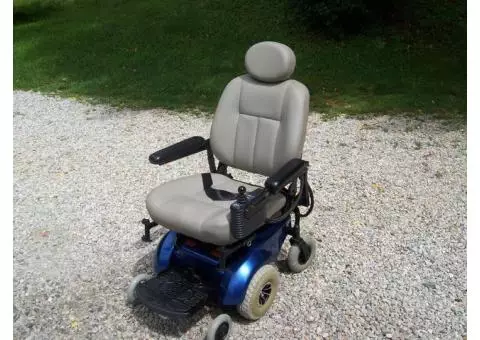 Like new Jazzy Pride Jet 3 Ultra power chair with new batteries