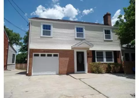 Fabulous 3 BR/ 3.5 BA Single Family Home Downtown SIlver Spring