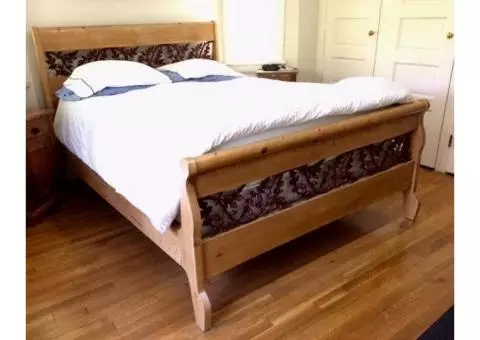 QUEEN SLEIGH BED